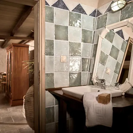 Vafias - Tranquil Location, Ideal For Large Groups, By Zantewize *