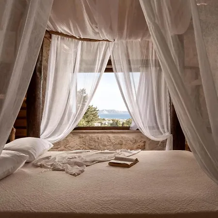 Vafias - Tranquil Location, Ideal For Large Groups, By Zantewize *