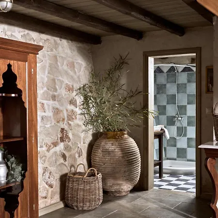 Villa Vafias - Tranquil Location, Ideal For Large Groups, By Zantewize Lithakia (Zakynthos)