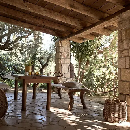 Vafias - Tranquil Location, Ideal For Large Groups, By Zantewize וילה