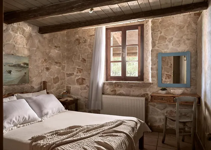 Vafias - Tranquil Location, Ideal For Large Groups, By Zantewize *