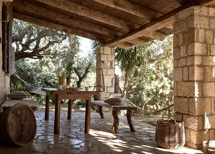Vafias - Tranquil Location, Ideal For Large Groups, By Zantewize فيلة