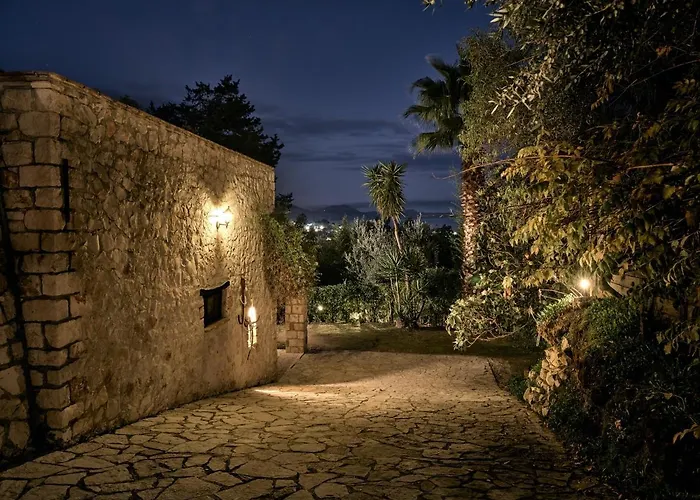 Vafias - Tranquil Location, Ideal For Large Groups, By Zantewize فيلة