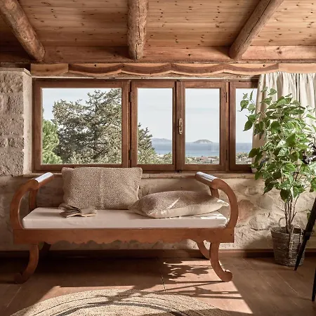 Villa Vafias - Tranquil Location, Ideal For Large Groups, By Zantewize