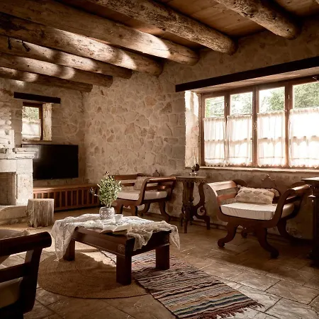 Vafias - Tranquil Location, Ideal For Large Groups, By Zantewize *