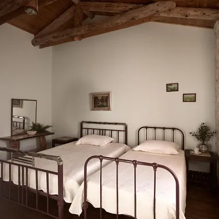 Villa Vafias - Tranquil Location, Ideal For Large Groups, By Zantewize *