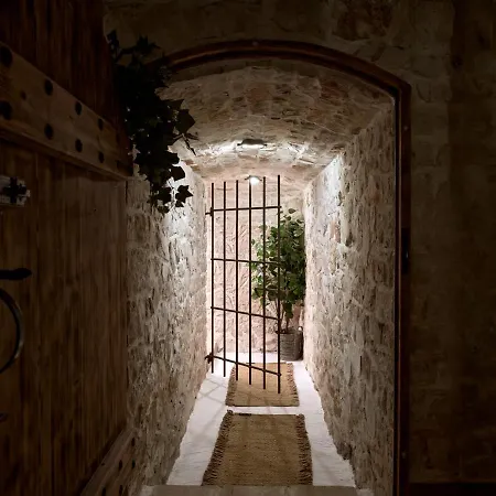 Villa Vafias - Tranquil Location, Ideal For Large Groups, By Zantewize *