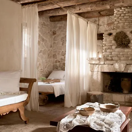 Villa Vafias - Tranquil Location, Ideal For Large Groups, By Zantewize *