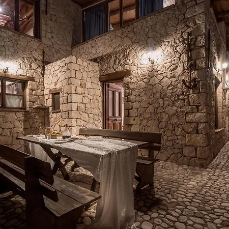 Villa Vafias - Tranquil Location, Ideal For Large Groups, By Zantewize